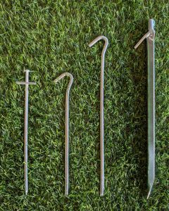 Different sizes of pegs